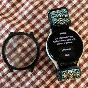 Galaxy Watch4 | 40mm  |  Black  |  Bluetooth / Wifi